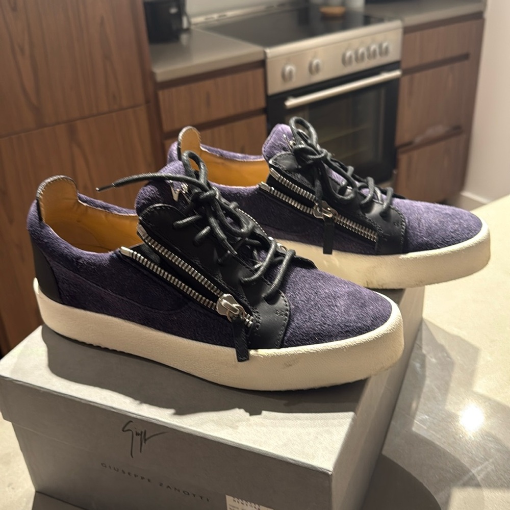 Low op Giuseppe men’s shoes.  Size 43.5- US 9 1/2